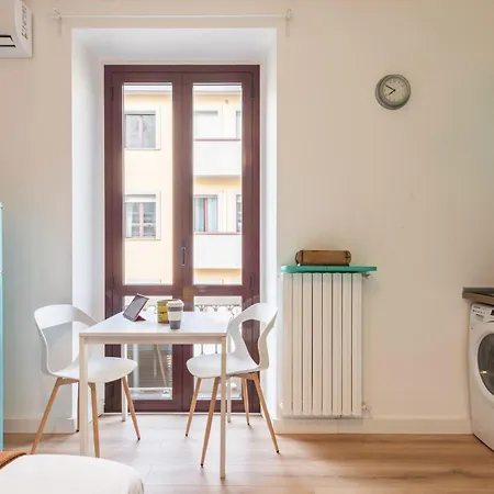Enzo Flexyrent Apartament *